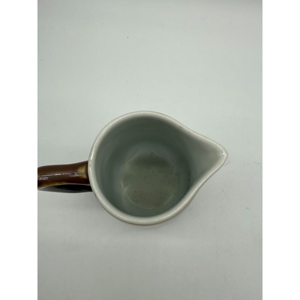 π΄ vintage Fraunfelter Ohio USA creamer in lustre brown, marked with "#292". - Picture 5 of 8